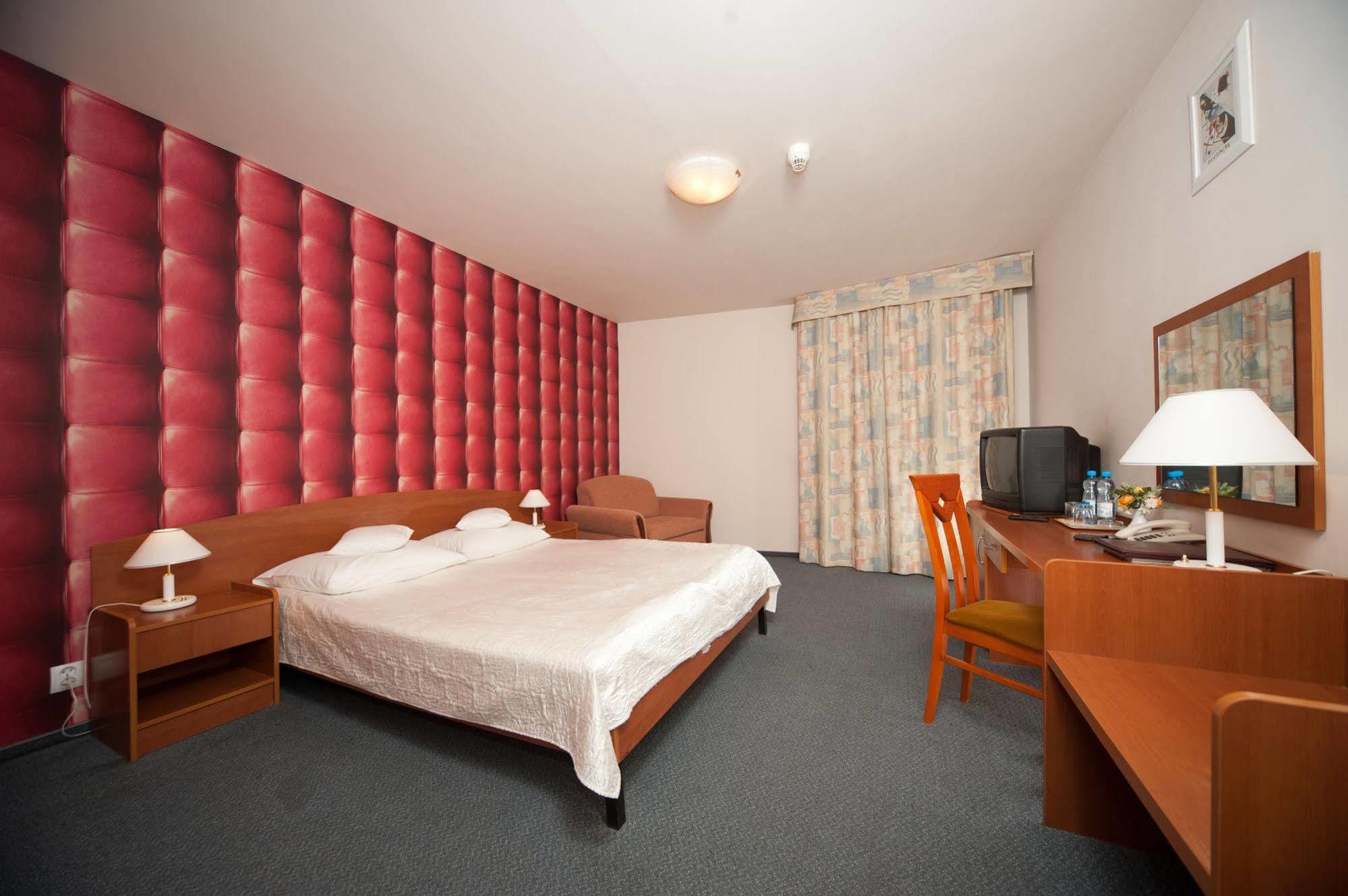 Hotel Gromada Radom Centrum Kültér fotó
